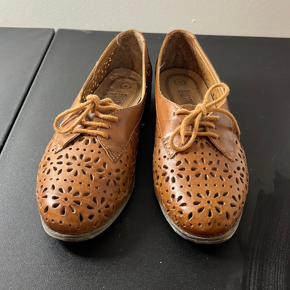 The leather company flats